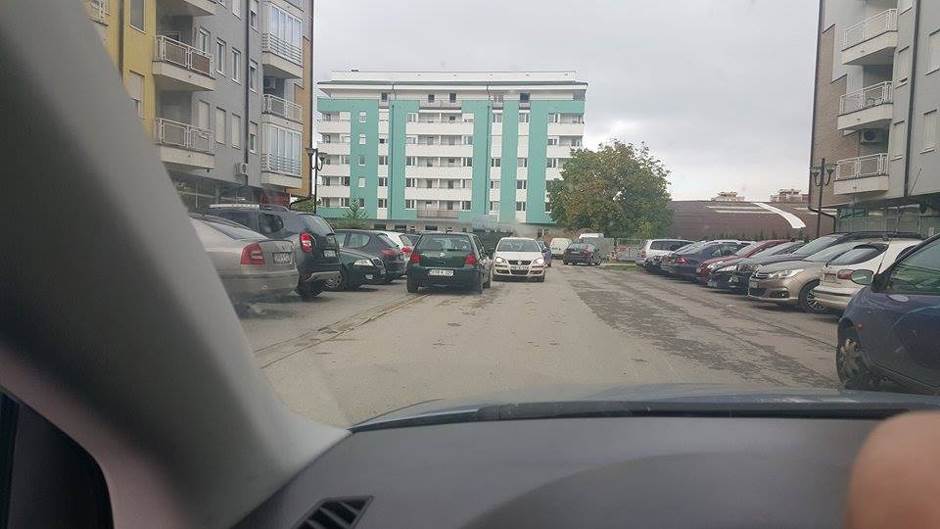  Bahato parkiranje u Banjaluci (Foto) 