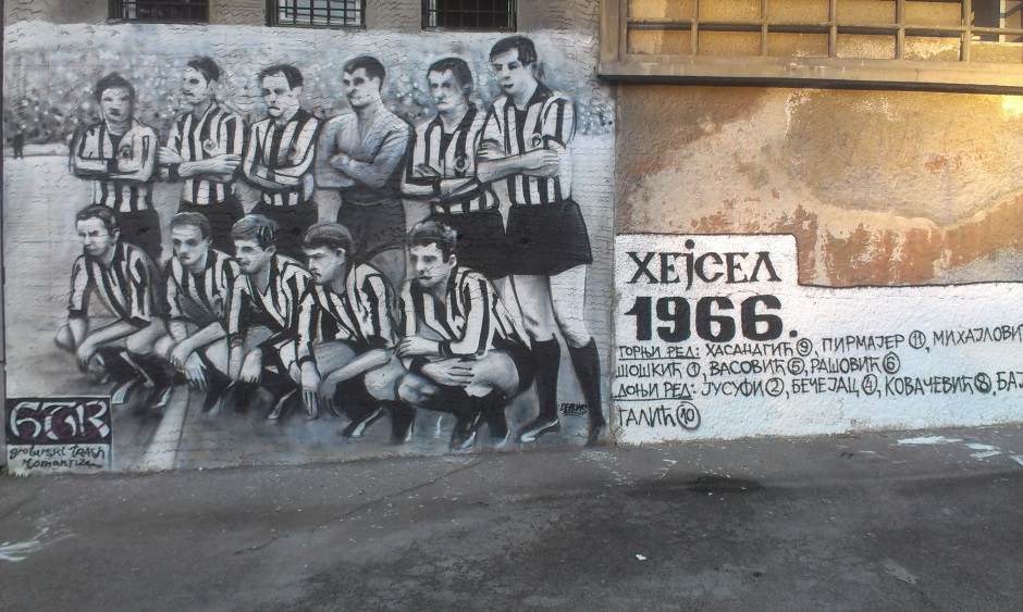 Mural posvećen generaciji Partizana koja je igrala u finalu Kupa evropskih šampiona protiv Real Madrida 1966. godine. Mural posvećen generaciji Partizana koja je igrala u finalu Kupa evropskih šampiona protiv Real Madrida 1966. godine.