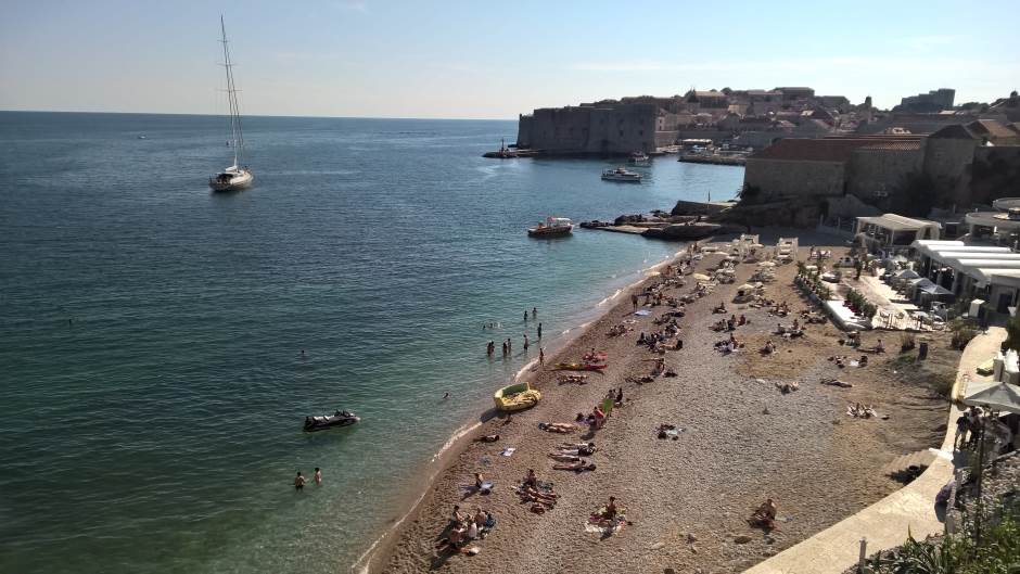  Na plaži u Dubrovniku snimljen morski pas (VIDEO) 