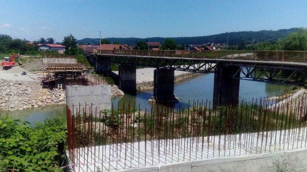  Banjaluka: Uklanjaju stari most u Česmi  