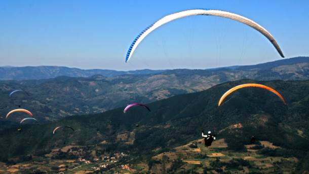 Zbog lošeg vremena otkazano takmičenje u paraglajdingu u Drvaru 