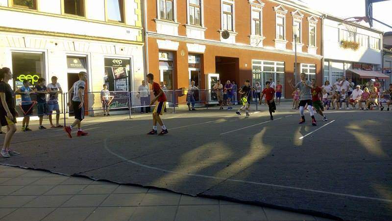  U Novom Gradu u toku je treci turnir u uličnom basketu. 