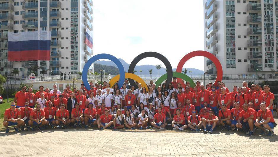  Doček olimpijaca u Beogradu: Sportisti pjevali himnu 