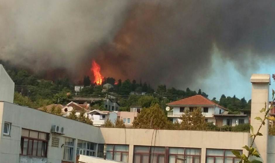  Zapaljena majica izazvala požar u Ulcinju? 