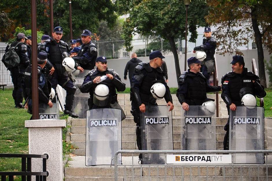  OPSADA pred Paradu ponosa: Poplaveo Beograd (FOTO) 