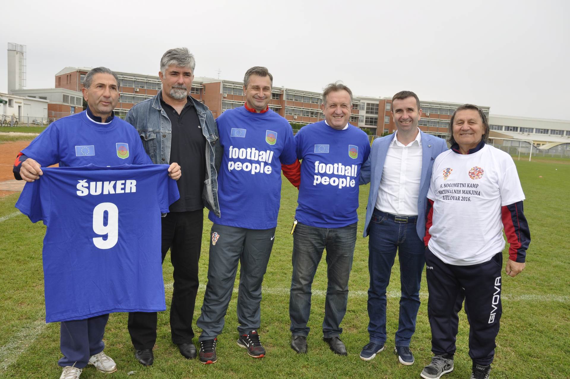  Fudbalski veterani iz Kotor Varoša  ružili podršku Svjetskoj organizaciji Roma 
