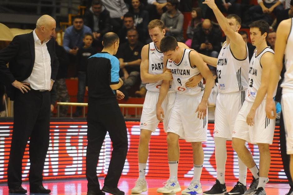  Marinković pao i zabrinuo Džikića 