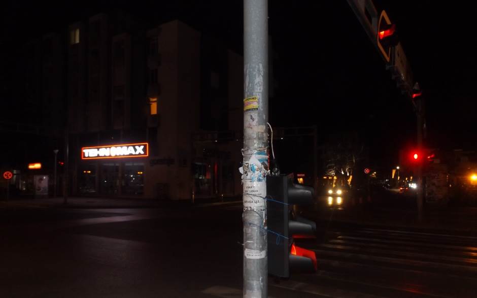  Crveno na semaforu stoji dole (FOTO) 