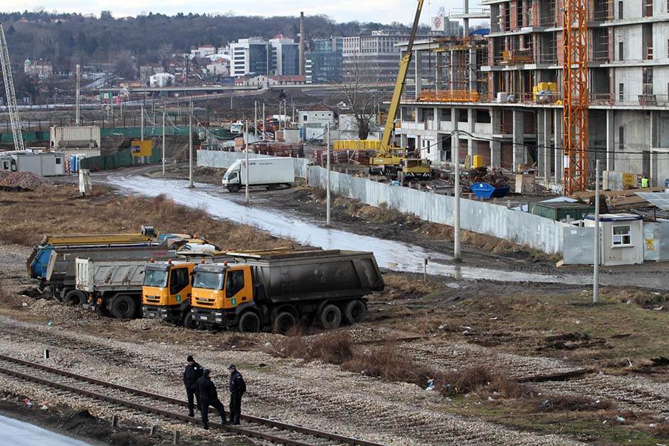  Beograd na vodi: Pronašli i granatu, brzo uništena 