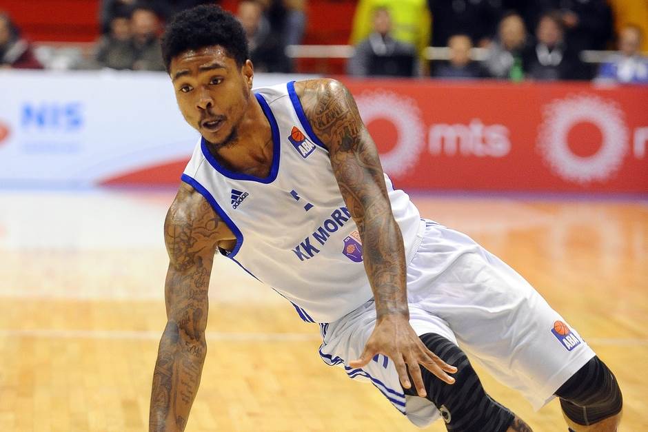  Lamont-Dzons-trojka-o-tablu-na-Mornar-Igokea 