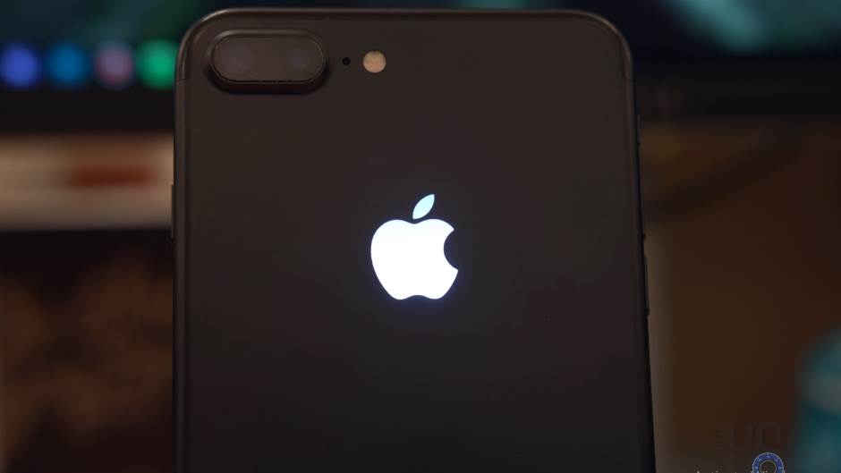  Kako da iPhone logo zasija - evo! 