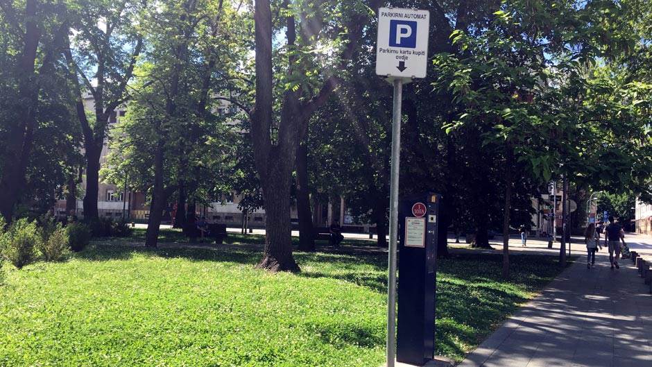  Nema više blokiranja vozila u Banjaluci: Kazne za nelegalno parkiranje će stizati poštom 