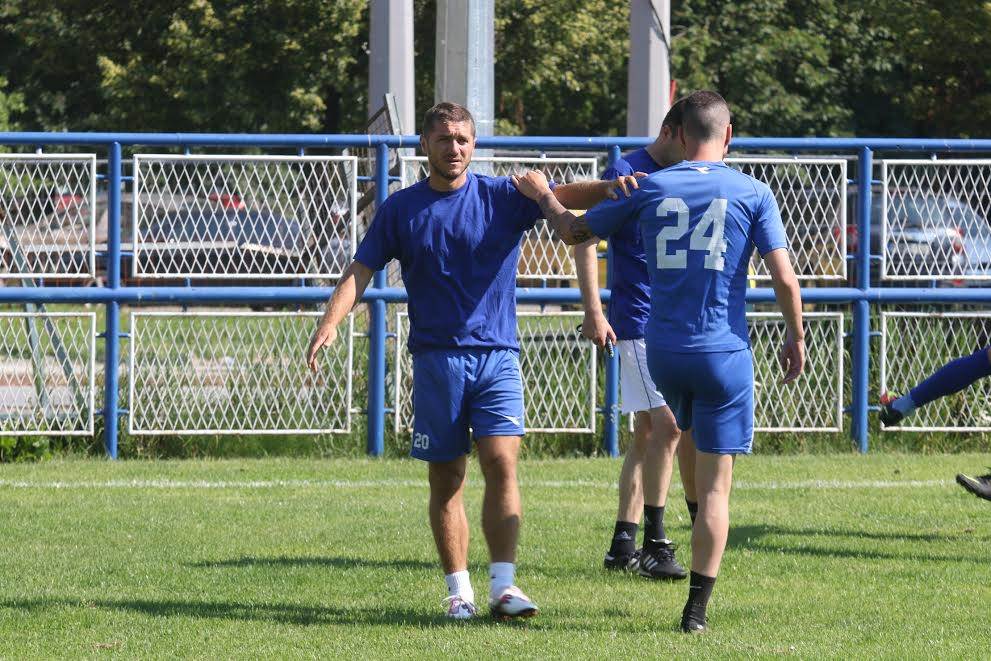  FK Željezničar stigao u Podgoricu i odradio trening pred Zetu 