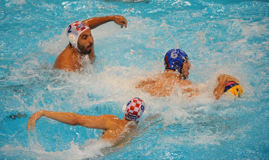  Srbija-Hrvatska u polufinalu 