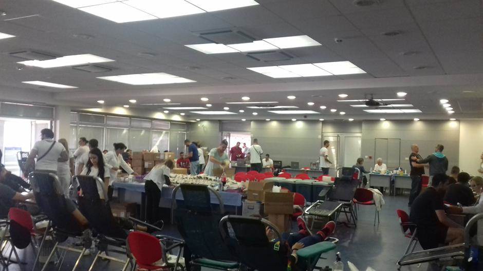  rveno-bela-krv-humanitarna-akcija-davanja-krvi 