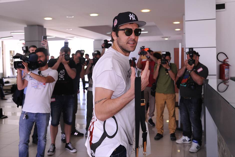  Doček Stojketu: "Ti nikako da primiš gol" (VIDEO) 