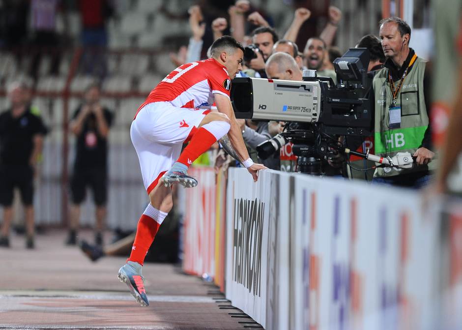  Nemanja-Radonjic-Arsenal-Beljerin-i-Sancez 