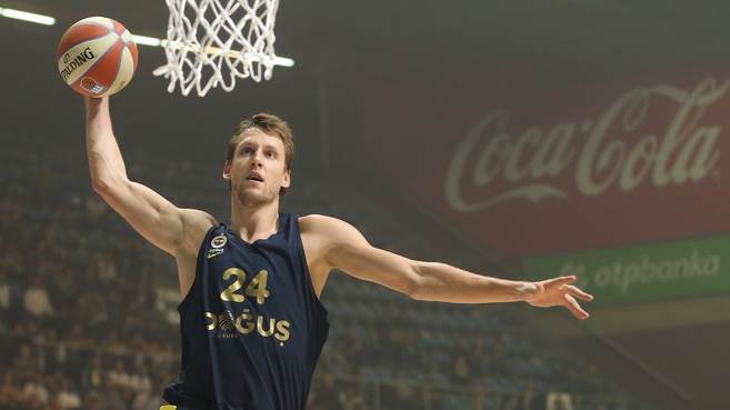  Jan Verseli napustio Fenerbahče i otišao u Barselonu 