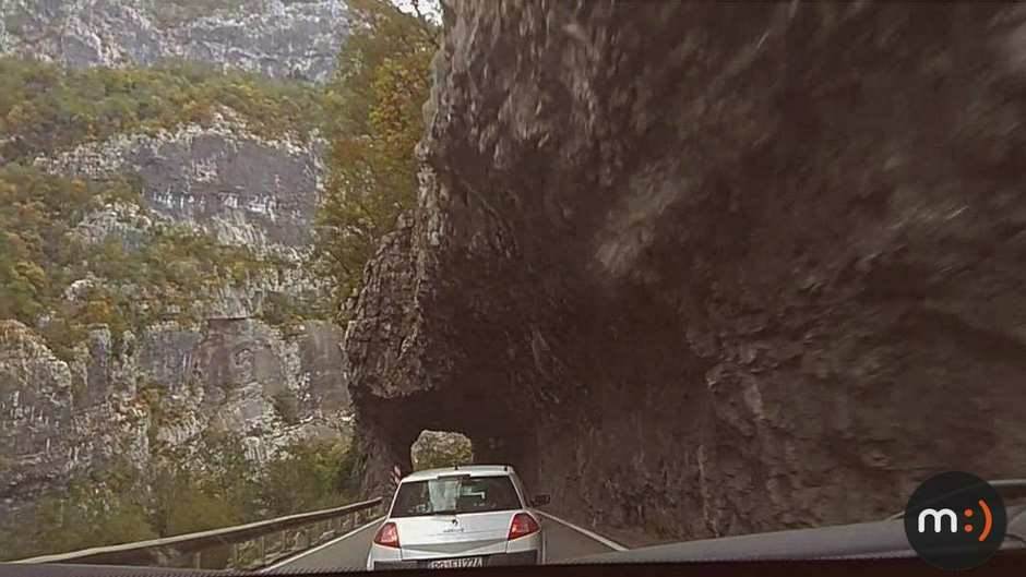  Samo bahato: Preko "pune" u kanjonu Morače (VIDEO) 