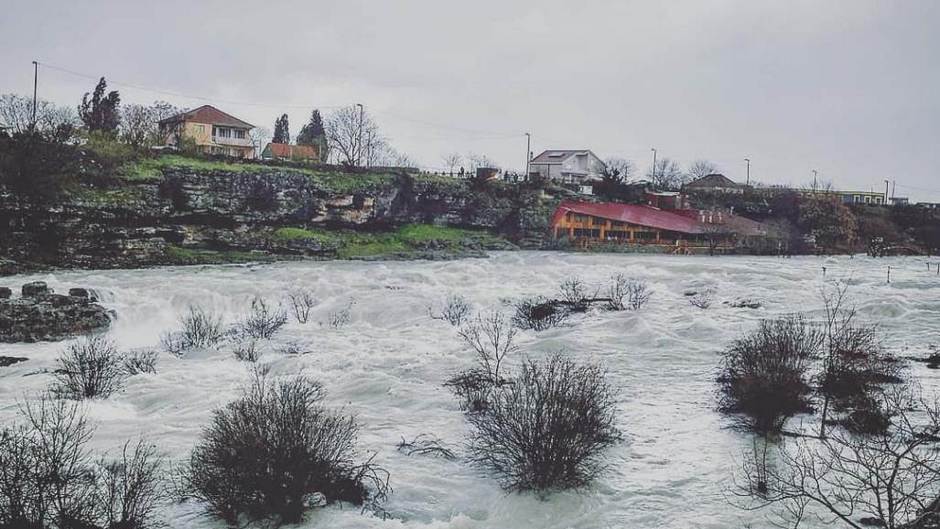  PODIVLJALE REKE: Potop u Crnoj Gori (FOTO, VIDEO) 