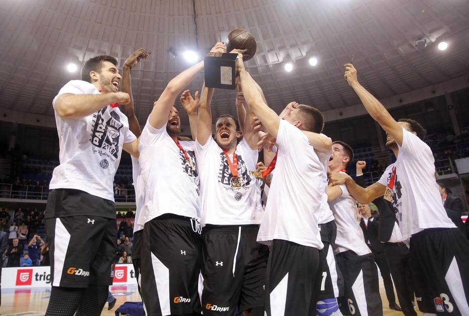  Novica Veličković - igrači KK Partizan nemaju veze sa uništavanjem pehara 