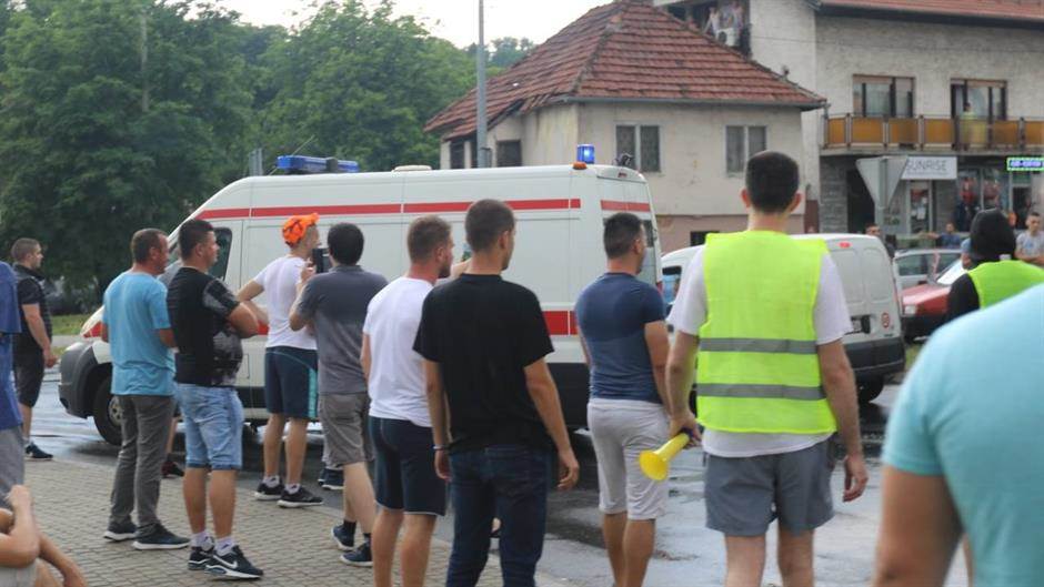  Draško i protestanti blokirali ulicu kod RTRS 