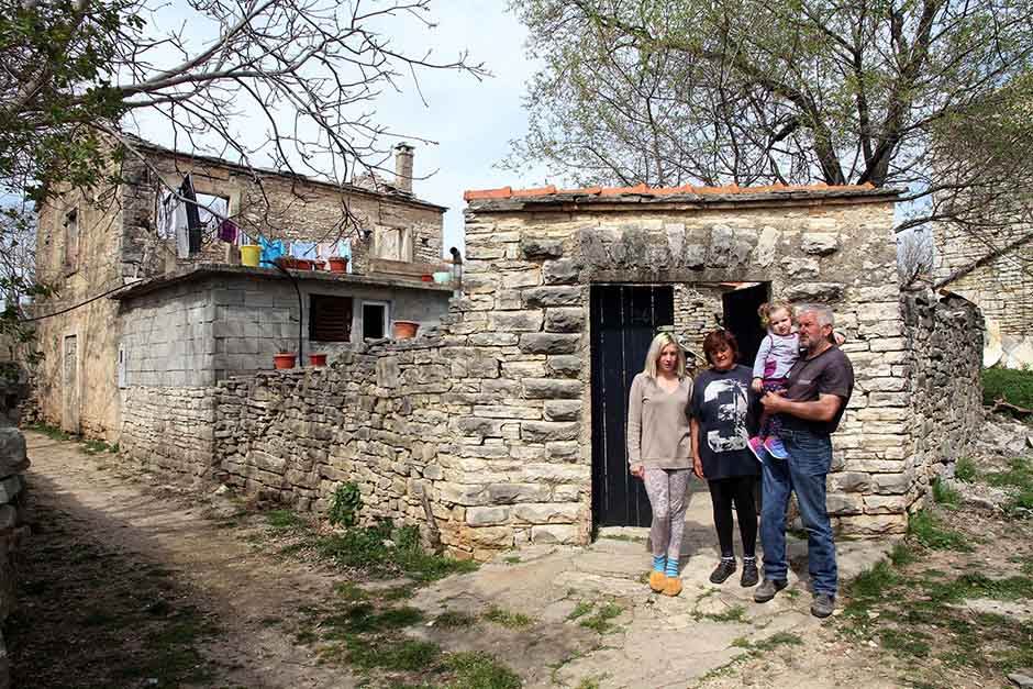 izbeglica, Živko Vojvodić, Benkovac, razrušena kuća
