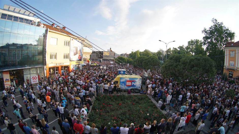  Banjaluka: 10.000 ljudi na Trgu Krajine FOTO/VIDEO 