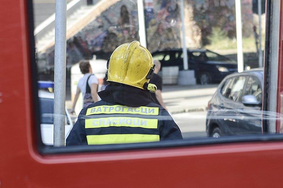  Zapalio se automobil kod Srpca: Povrijeđen suvozač, izgorjela pšenica 