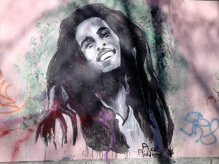  Hit dana: Bob Marley - Is this Love 