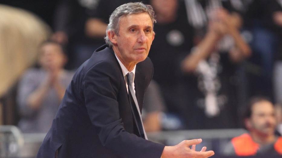  Real-Madrid-Barsa-93-94-Barselona-i-Svetislav-Pesic-opet-osvojili-Kup-kralja 