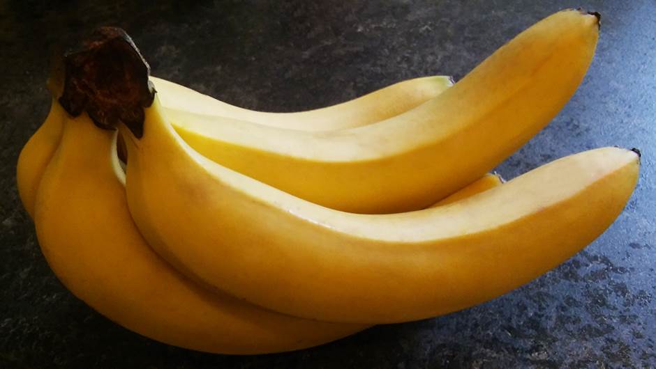  KAKVA IDEJA: Poklonili banane zatvoru, a u njima.. 