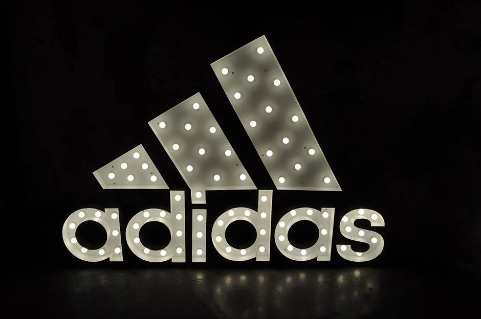  "Adidas" će morati da menja znak? 
