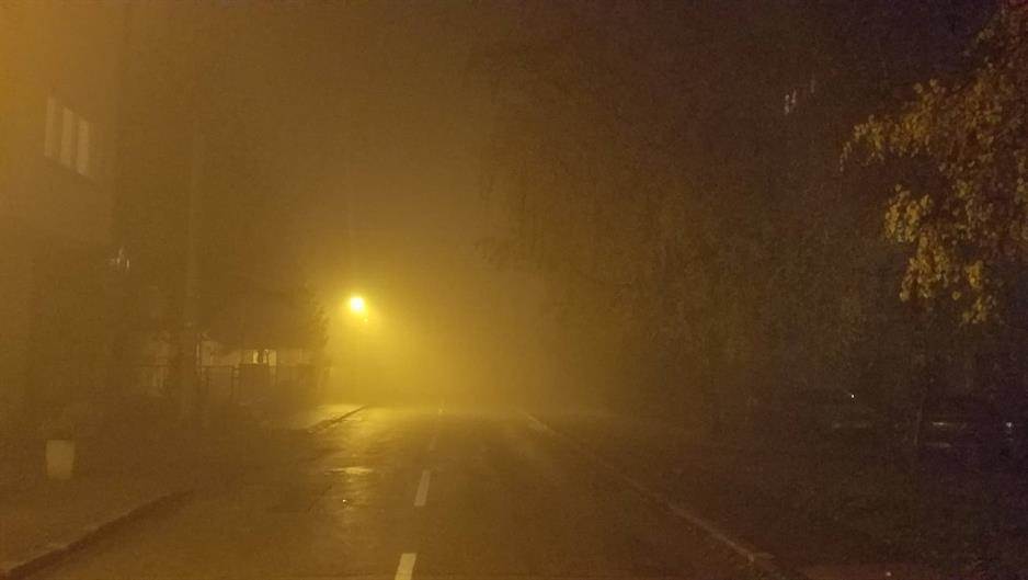  Važno upozorenje za vozače: Gusta magla na putevima širom BiH, moguća i poledica 