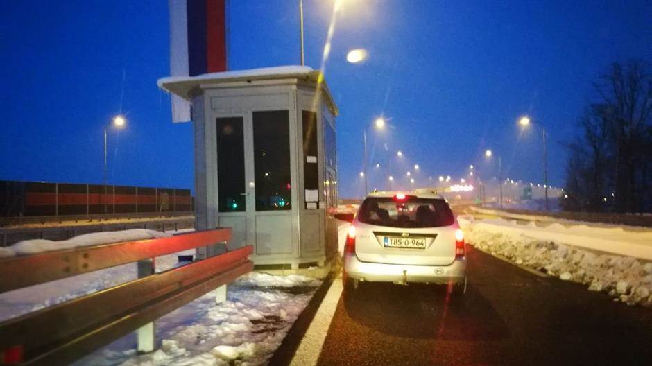 autoput, 9. januar, naplatna kućica, vožnja, snijeg