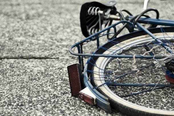  Sudarili se biciklisti kod Gradiške, jedan pobjegao, drugi u bolnici 