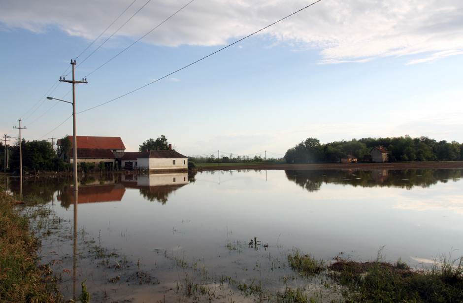  Gradiška: Poplavljena četiri stambena objekta 