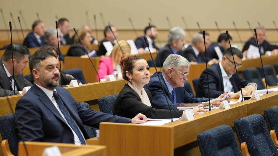  Reakcije političara iz Srpske na Šmitovu odluku 