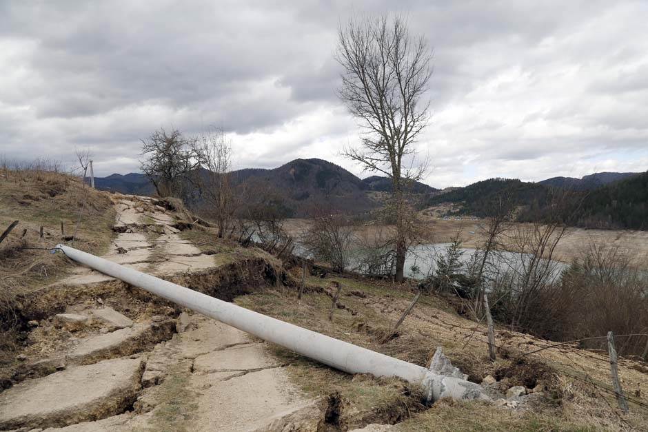 Zaovine, jezero, tara, isušeno, klizište,
