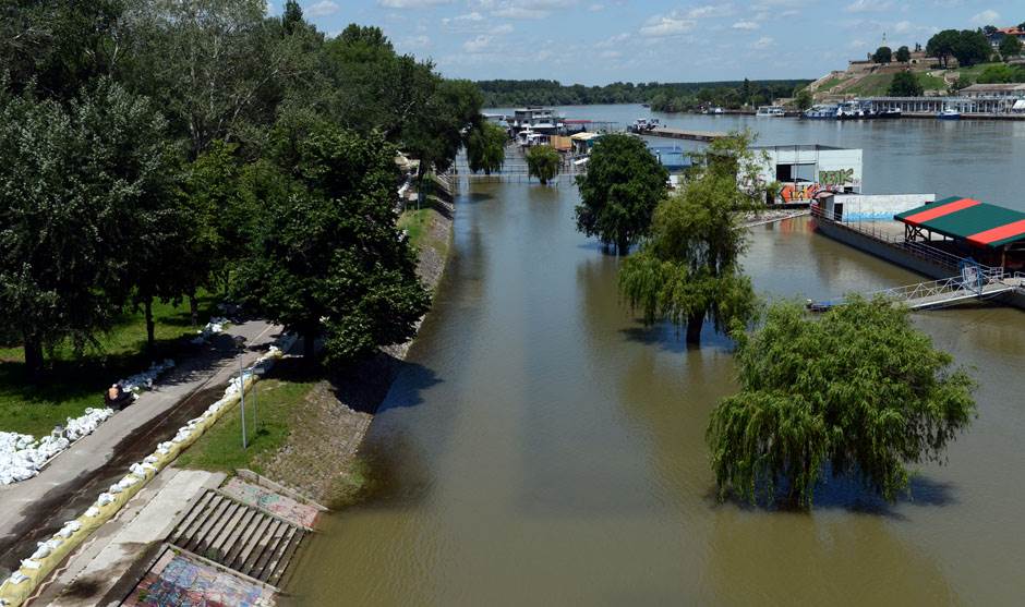  Srbija: Deo Save i dalje u vanrednoj odbrani 