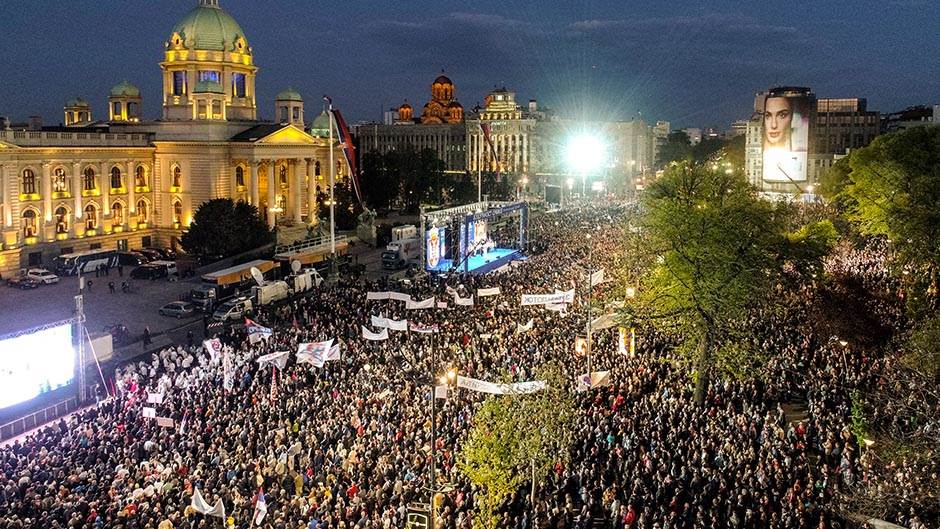  Svjetske agencije: Vučićev "odgovor" protivnicima 