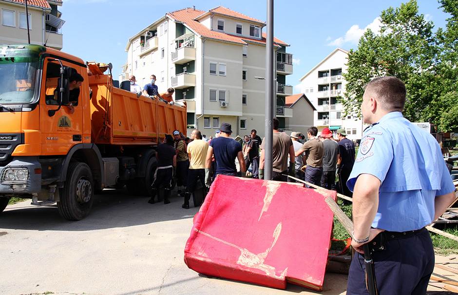  Osuđenici velikog srca pomažu Obrenovčanima 