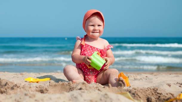  Sunčanje nije za bebe i malu decu 