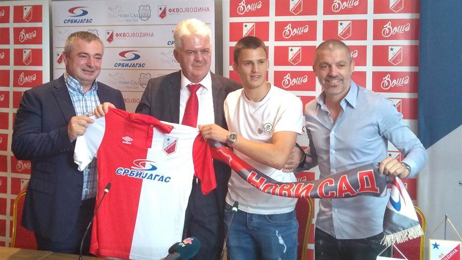  Nemanja Vučić potpisao za FK Vojvodina 