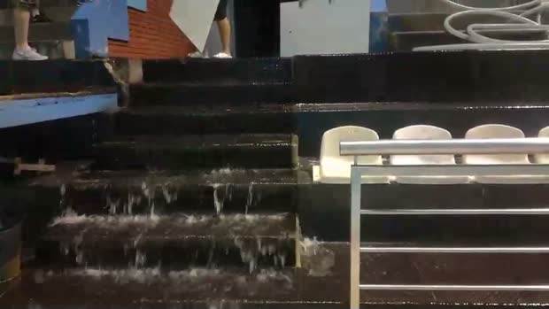  Nevrijeme-na-Tasmajdanu-Kisa-i-poplava-na-utakmici-Srbija-Hrvatska 