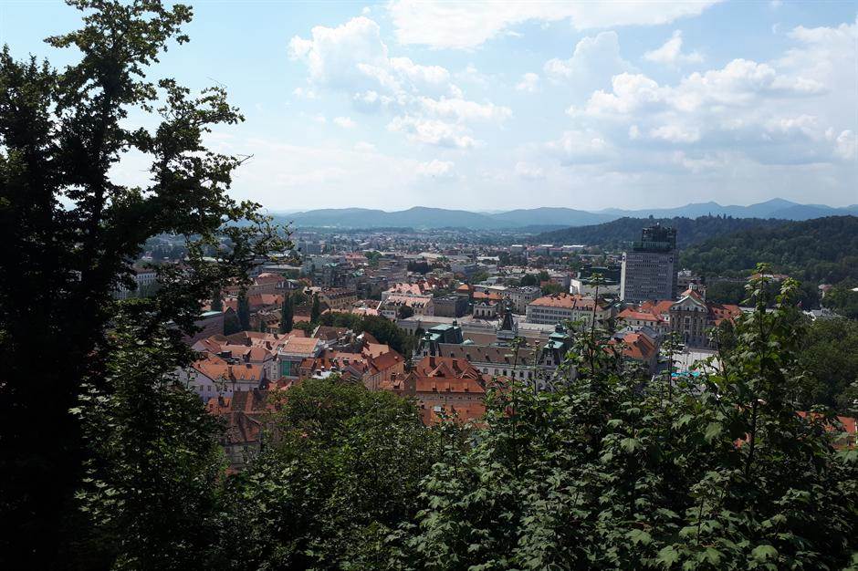  Slovenija ublažava epidemiološke  mjere 