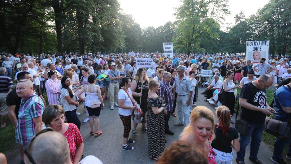  Banjalučka policija: Ne očekujemo incidente na mitinzima u parku 
