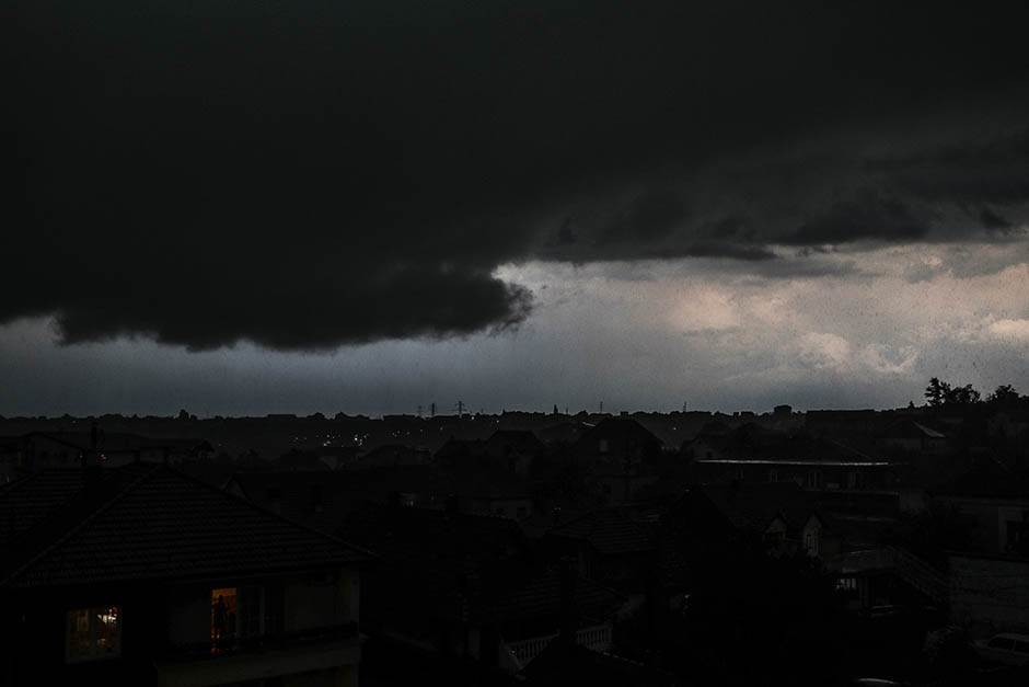  Poplavljena Rijeka, nevrijeme kreće ka Srbiji 