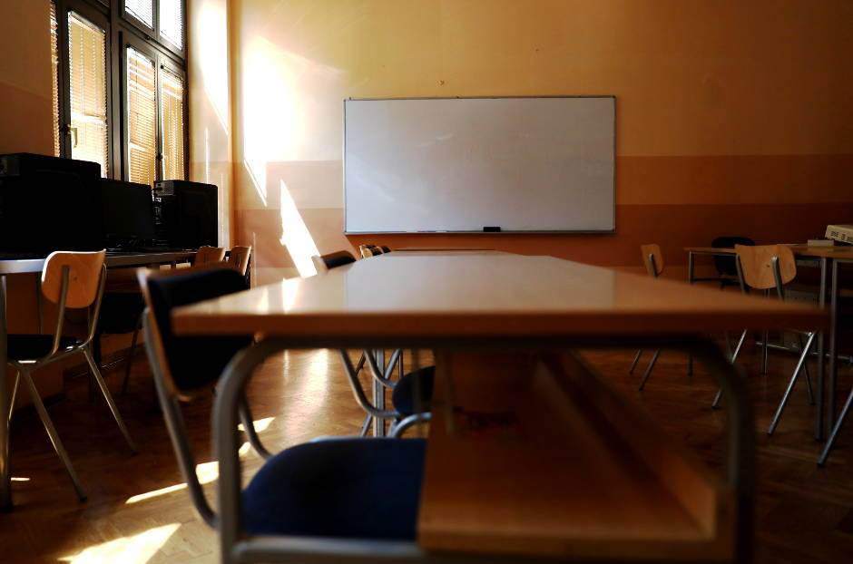  Banjalučka srednja škola prelazi na nastavu na daljinu, veliki broj profesora u izolaciji 