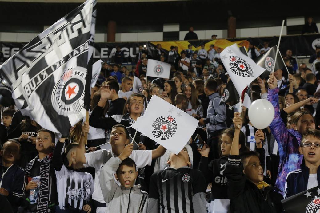  Partizan-djeca-UEFA-Liga-Evrope-Az-Alkmar. 